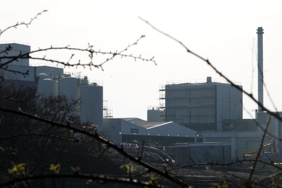 Estrategias de asesoría tributaria SUNAT para la inversión en activos fijos industriales.