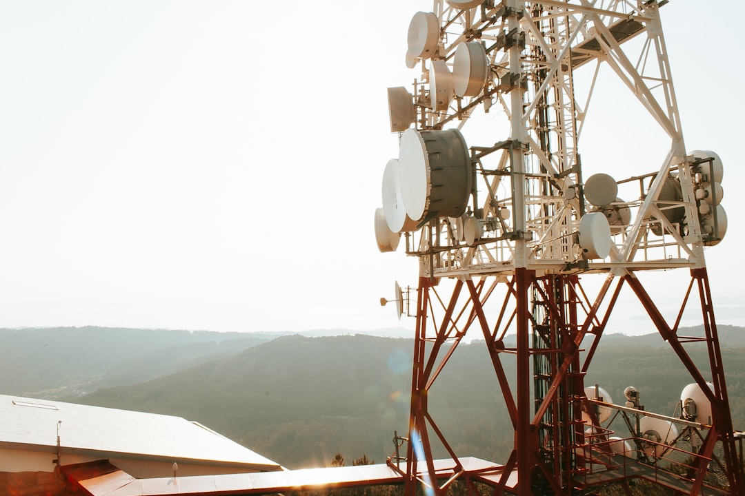 Estrategia de gestión financiera eficiente aplicada a la inversión en redes 5G en Perú.