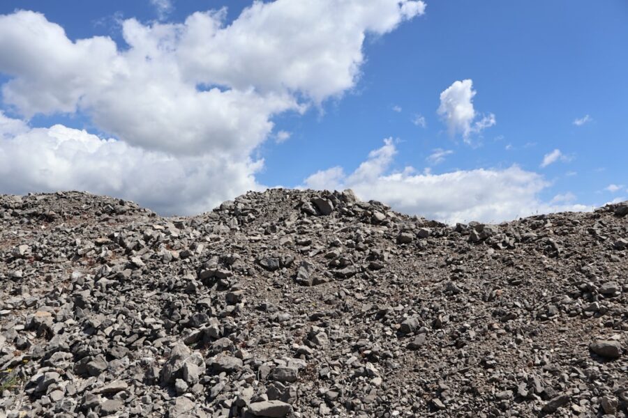 Empresas peruanas buscando asesoría tributaria SUNAT ante crisis en minería.