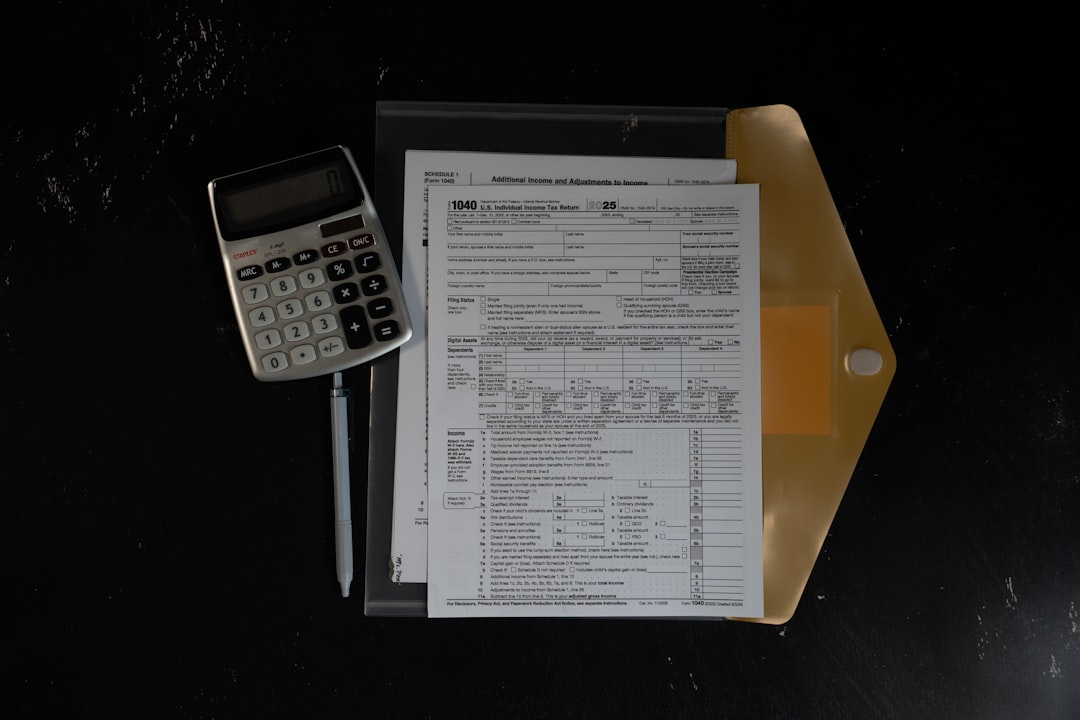 Consultoría experta realizando la gestión de planillas Perú para pequeñas empresas.